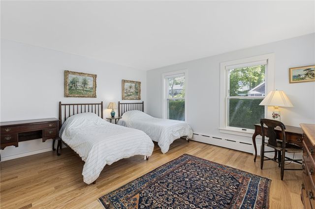 10 Casey Court, Newport, RI 02840