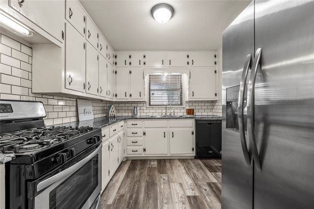 901 N Main Street, West, TX 76691