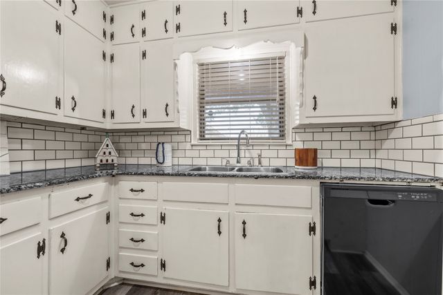 901 N Main Street, West, TX 76691