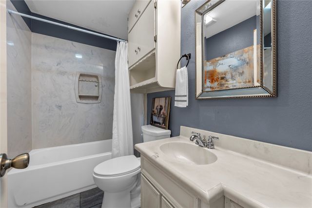 901 N Main Street, West, TX 76691