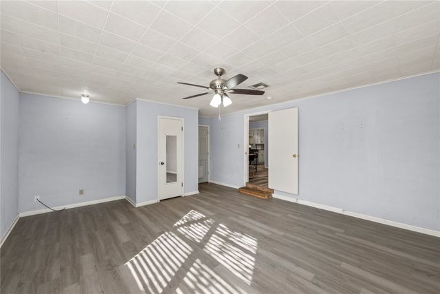 901 N Main Street, West, TX 76691