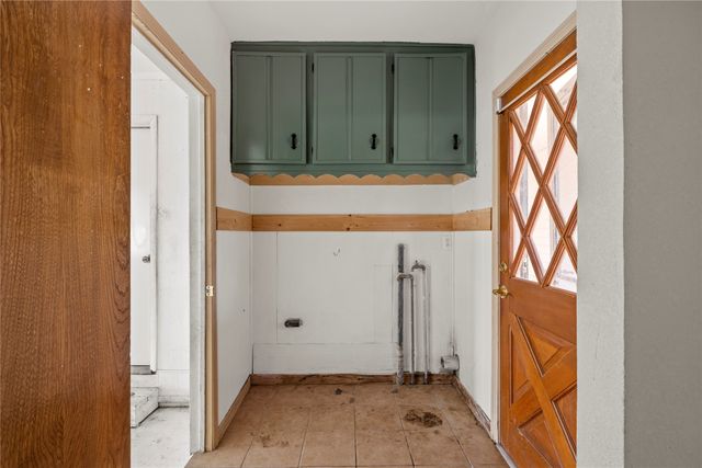 901 N Main Street, West, TX 76691