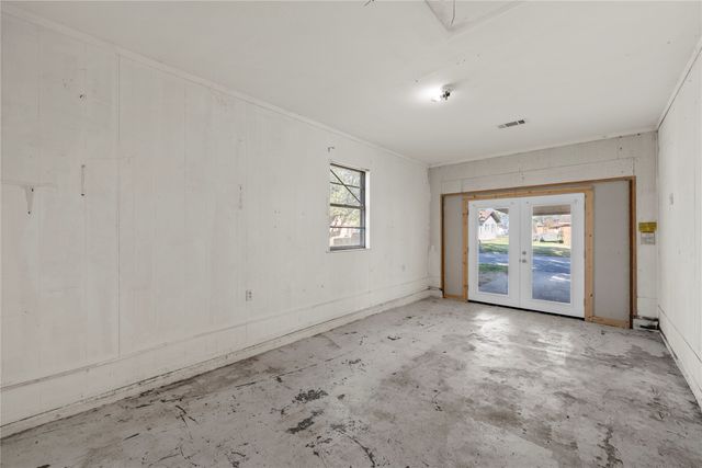 901 N Main Street, West, TX 76691