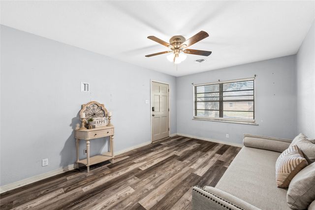 901 N Main Street, West, TX 76691