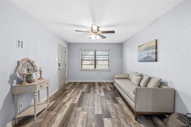 901 N Main Street, West, TX 76691