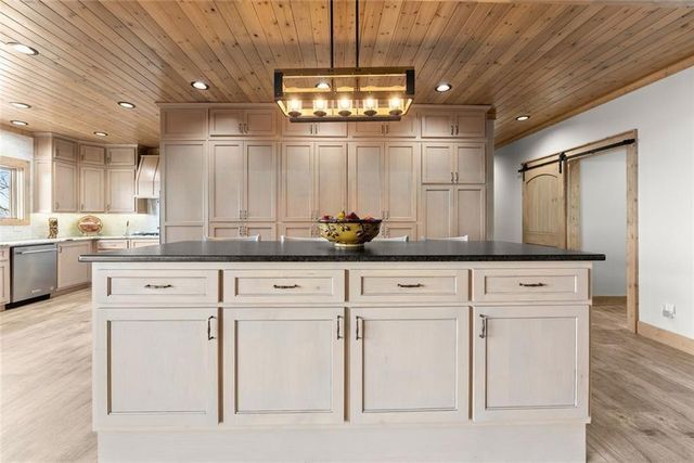 655 Mountainside Drive, Cleveland, GA 30528