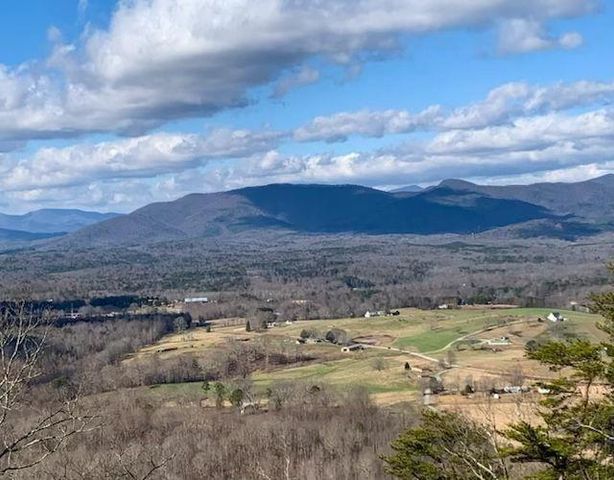 655 Mountainside Drive, Cleveland, GA 30528