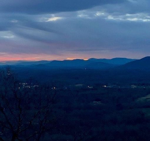 655 Mountainside Drive, Cleveland, GA 30528