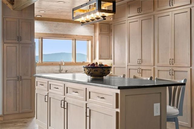 655 Mountainside Drive, Cleveland, GA 30528