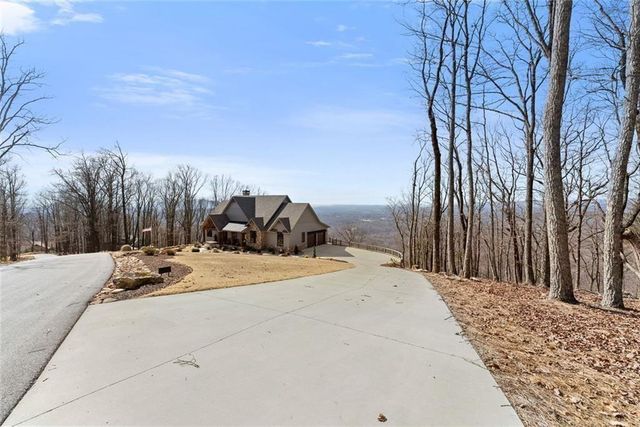 655 Mountainside Drive, Cleveland, GA 30528