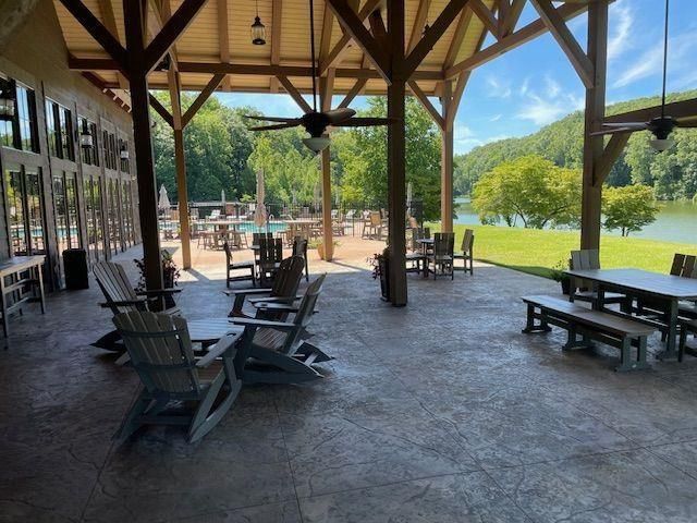 655 Mountainside Drive, Cleveland, GA 30528