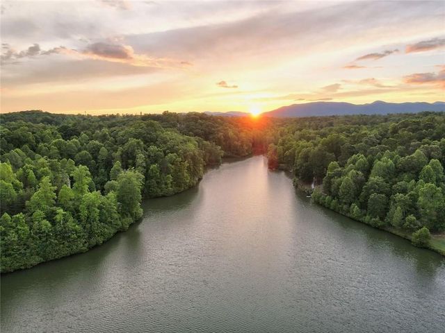 655 Mountainside Drive, Cleveland, GA 30528