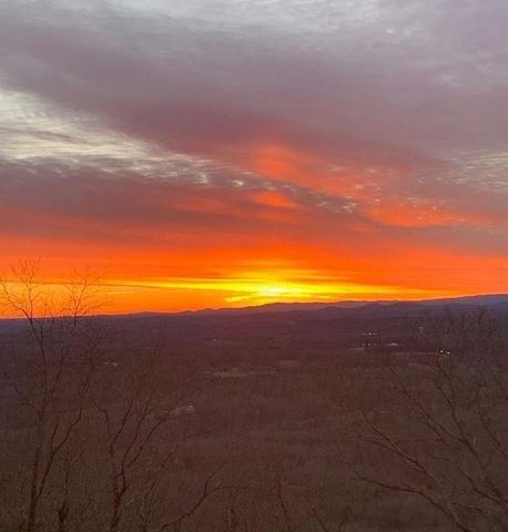 655 Mountainside Drive, Cleveland, GA 30528