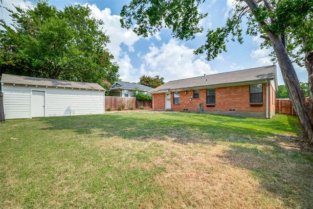 851 Peavy Road, Dallas, TX 75218
