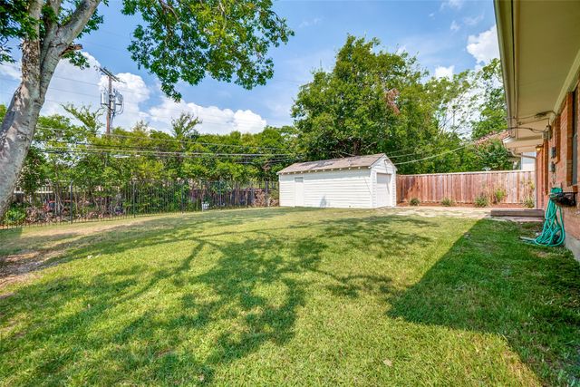 851 Peavy Road, Dallas, TX 75218