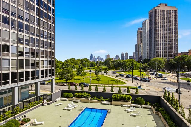 340 W Diversey Parkway 415, Chicago, IL 60657
