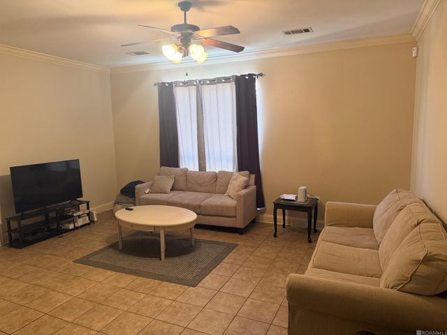 5257 Eastbay Dr, Baton Rouge, LA 70820