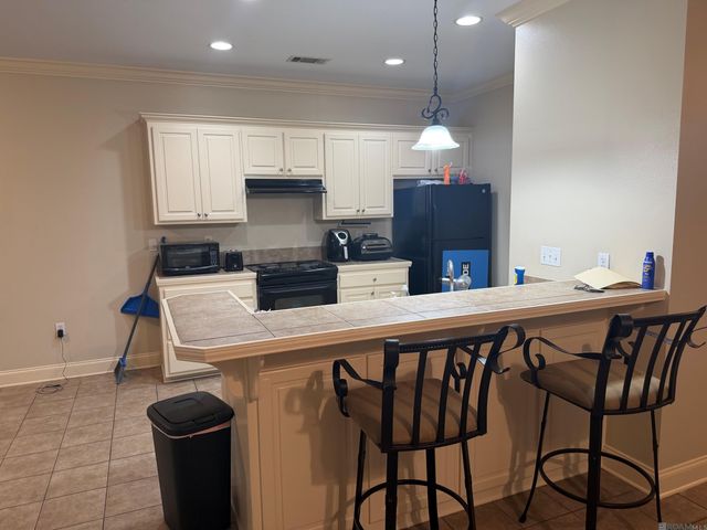 5257 Eastbay Dr, Baton Rouge, LA 70820