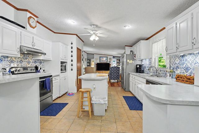 636 Blue Ridge Park Drive, Hayesville, NC 28904