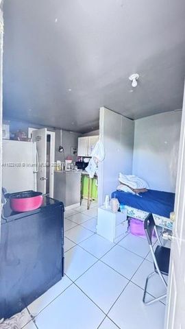 3135 NW 86th St, Miami, FL 33147