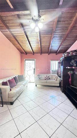 3135 NW 86th St, Miami, FL 33147