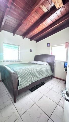 3135 NW 86th St, Miami, FL 33147