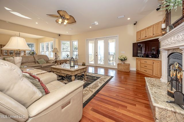 6301 Mary Mahoney Drive, Ocean Springs, MS 39564