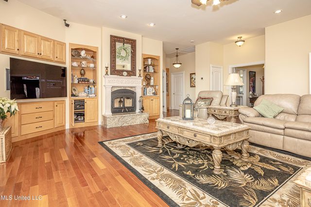 6301 Mary Mahoney Drive, Ocean Springs, MS 39564