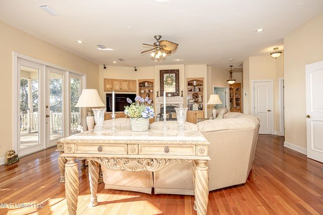 6301 Mary Mahoney Drive, Ocean Springs, MS 39564