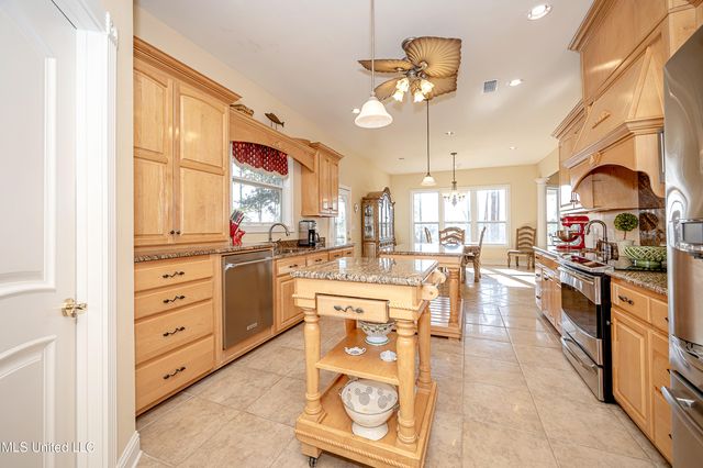 6301 Mary Mahoney Drive, Ocean Springs, MS 39564