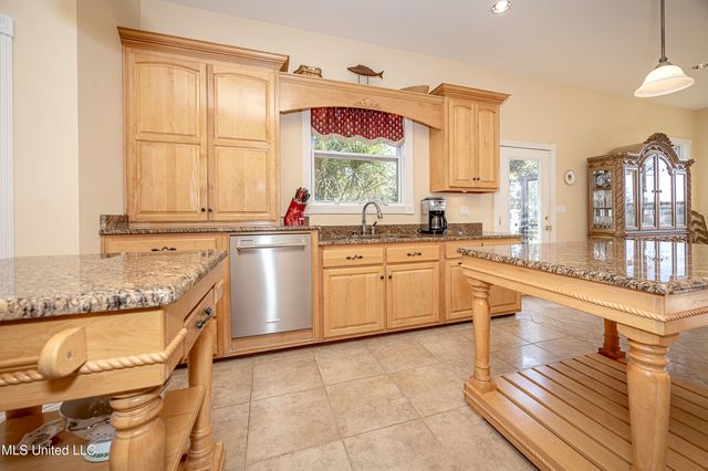 6301 Mary Mahoney Drive, Ocean Springs, MS 39564