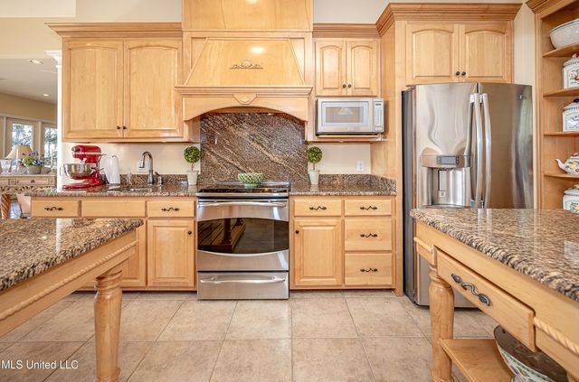 6301 Mary Mahoney Drive, Ocean Springs, MS 39564