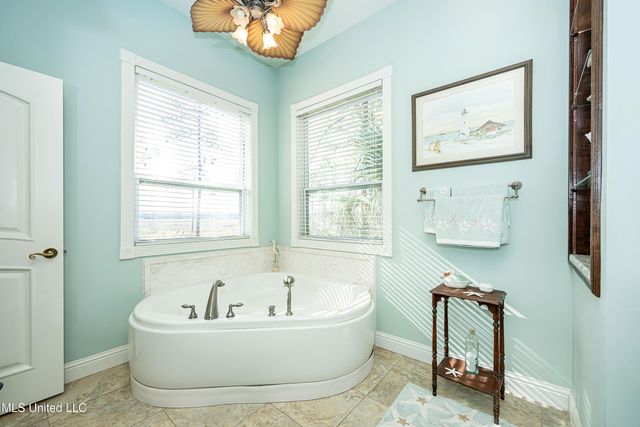 6301 Mary Mahoney Drive, Ocean Springs, MS 39564