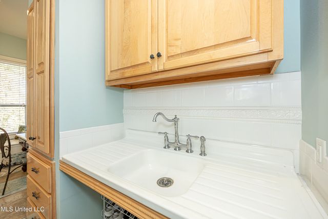 6301 Mary Mahoney Drive, Ocean Springs, MS 39564