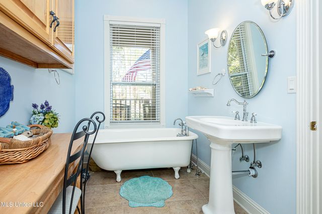 6301 Mary Mahoney Drive, Ocean Springs, MS 39564