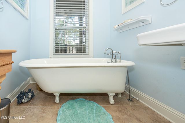 6301 Mary Mahoney Drive, Ocean Springs, MS 39564