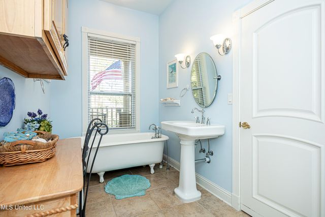 6301 Mary Mahoney Drive, Ocean Springs, MS 39564