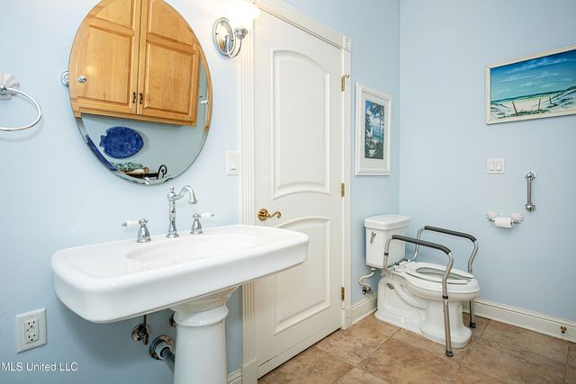 6301 Mary Mahoney Drive, Ocean Springs, MS 39564