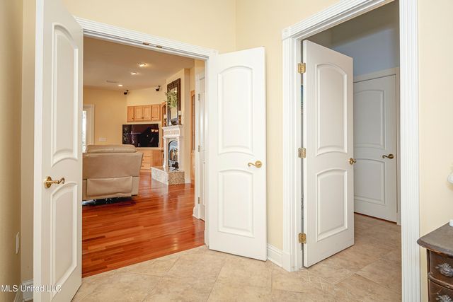 6301 Mary Mahoney Drive, Ocean Springs, MS 39564