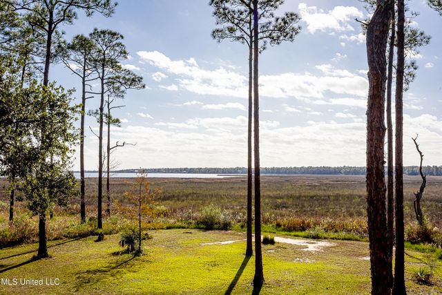 6301 Mary Mahoney Drive, Ocean Springs, MS 39564