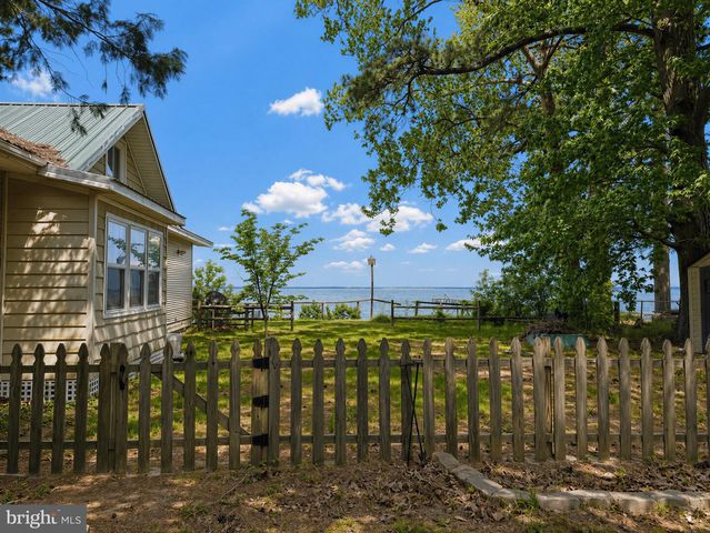 42195 WHITE POINT BEACH RD, Leonardtown, MD 20650