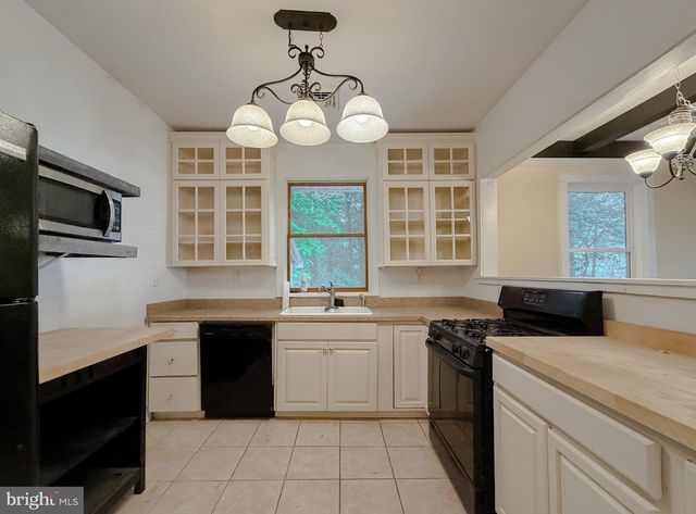 42195 WHITE POINT BEACH RD, Leonardtown, MD 20650