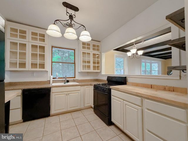 42195 WHITE POINT BEACH RD, Leonardtown, MD 20650
