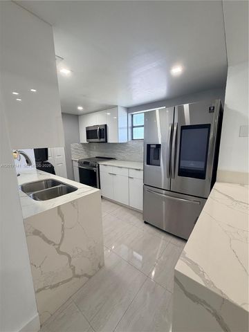 13850 SW 62nd St 303, Miami, FL 33183