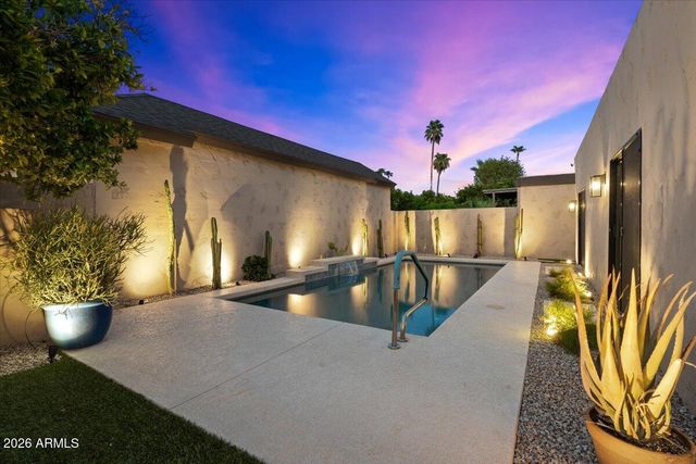 7922 E CRESTWOOD Way, Scottsdale, AZ 85250