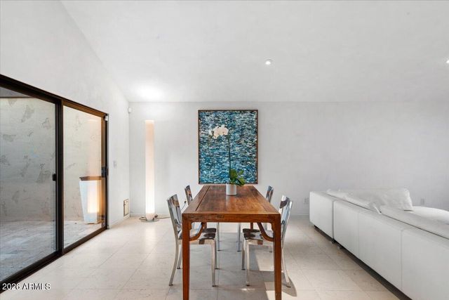 7922 E CRESTWOOD Way, Scottsdale, AZ 85250