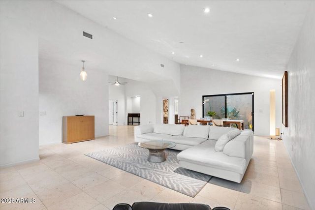 7922 E CRESTWOOD Way, Scottsdale, AZ 85250