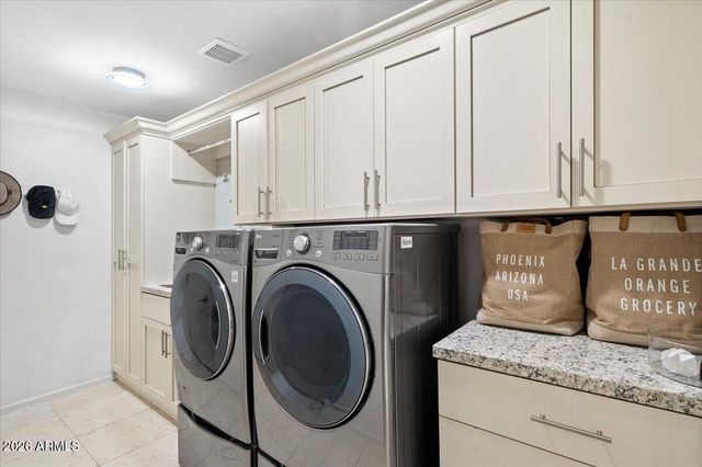 7922 E CRESTWOOD Way, Scottsdale, AZ 85250