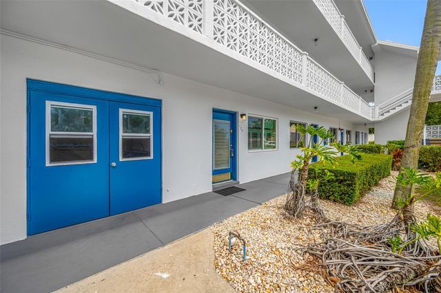 8075 112TH STREET 104, Seminole, FL 33772