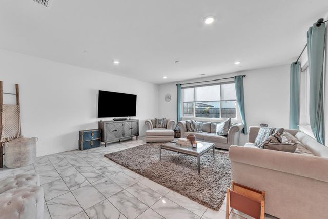 4957 Gold Rush Dr, Folsom, CA 95630